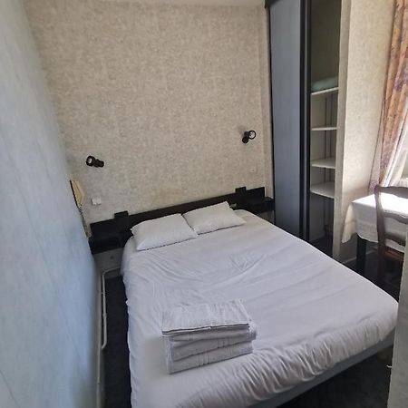 Hotel Le Tourisme Embrun Exterior foto