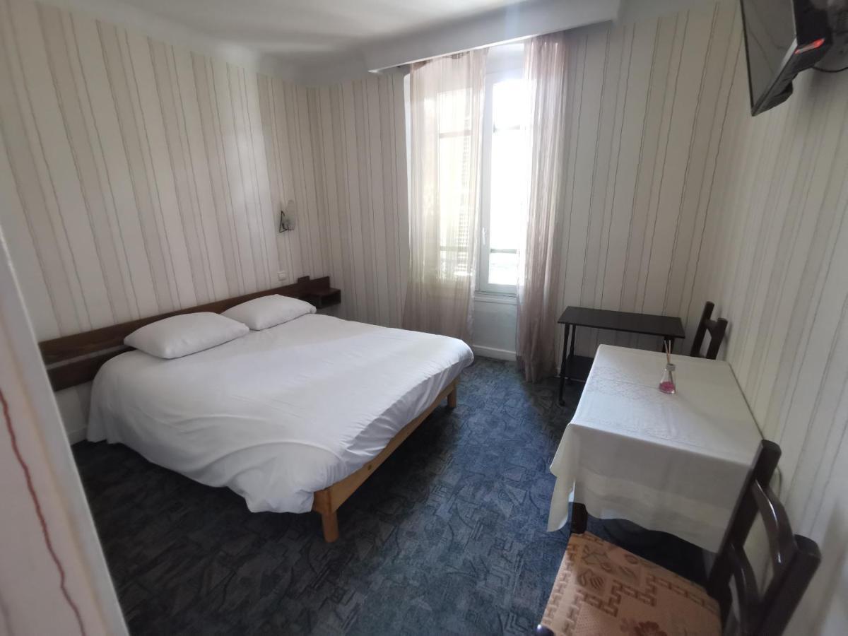 Hotel Le Tourisme Embrun Exterior foto