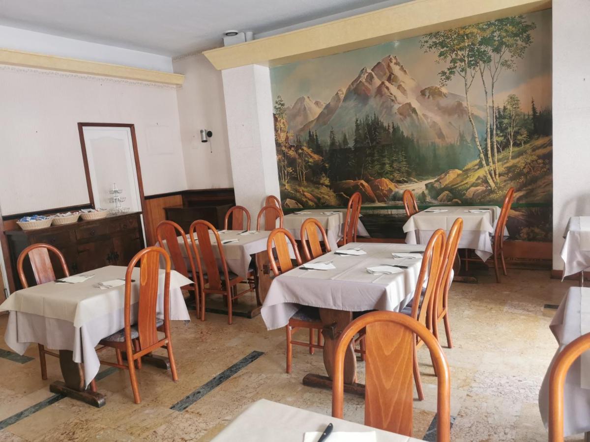 Hotel Le Tourisme Embrun Exterior foto